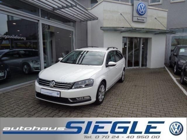 Weiß Gebraucht 2014 VW Passat Kombi | 16.490 € - Bild 1/4