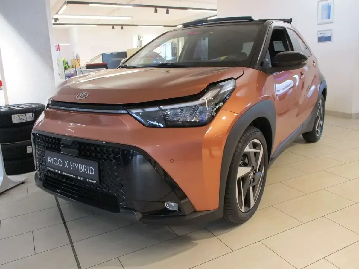 Gebraucht Toyota Aygo X Lounge 116 PS (85 kW) 2025 Cinnamonbronze SUV