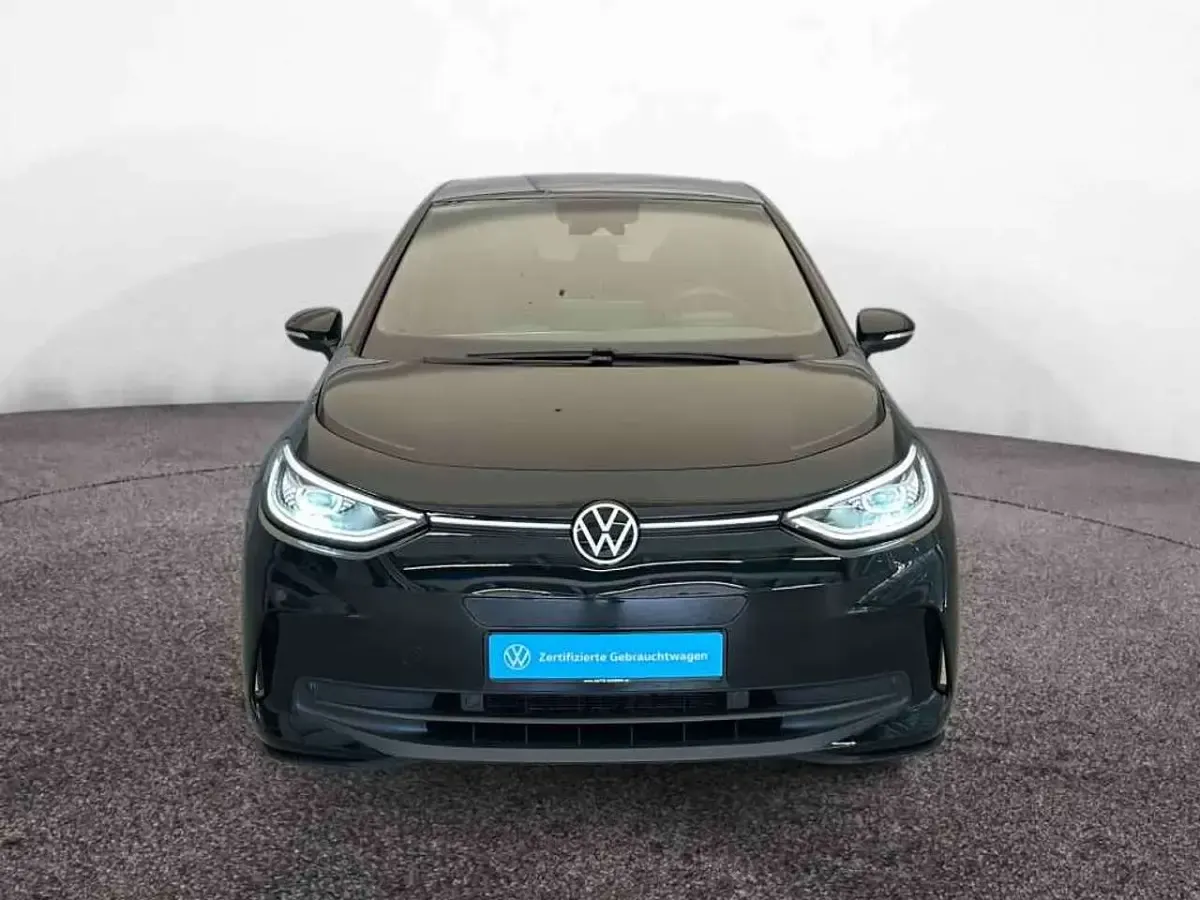Gebraucht VW ID.3 Pro 150 kW (204 PS) 2024 Grenadillschwarz metallic Kleinwagen
