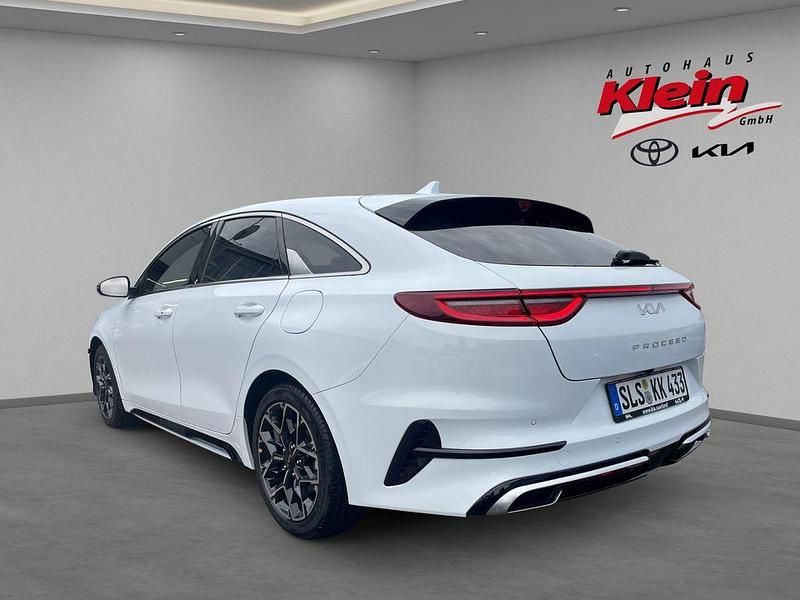 Gebraucht Kia ProCeed GT-Line 140 PS (102 kW) 2024 Cararraweiss Kleinwagen