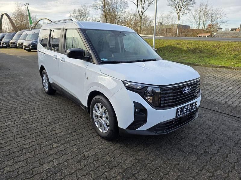 Neu Ford Tourneo Courier Titanium 125 PS (91 kW) 2025 Weiß Van / Kleinbus
