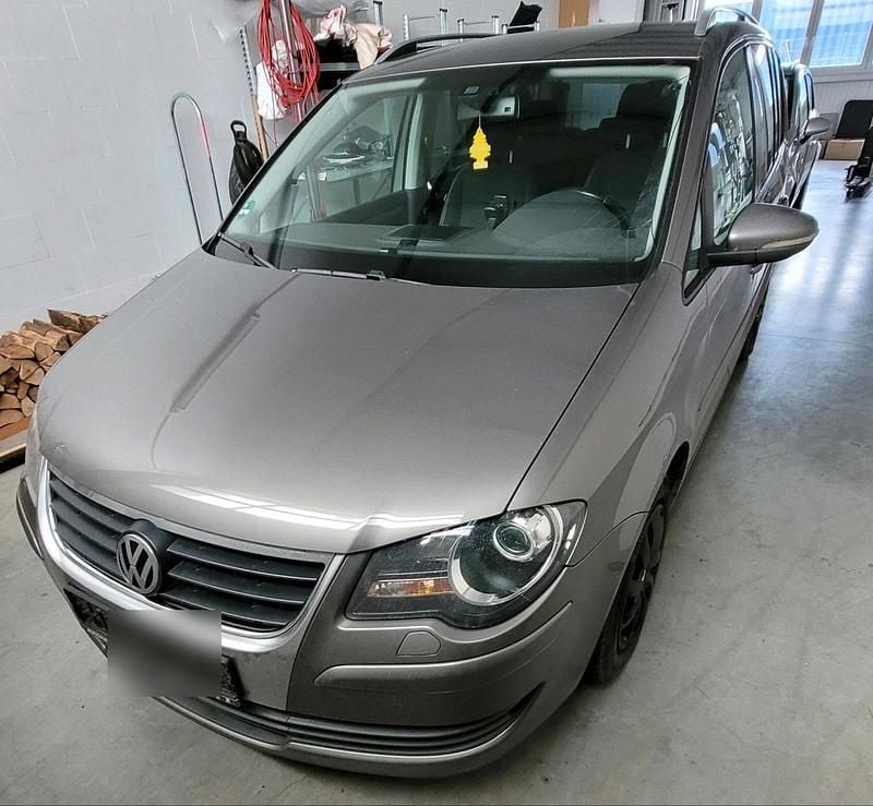 Schwarz Gebraucht 2009 VW Touran Freestyle Van / Kleinbus | 3.300 € (Guter Preis) - Bild 1/4