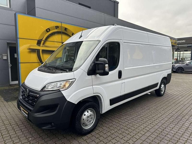 Casablancaweiß Gebraucht 2023 Opel Movano S Van | 32.900 € (Teuer) - Bild 1/4