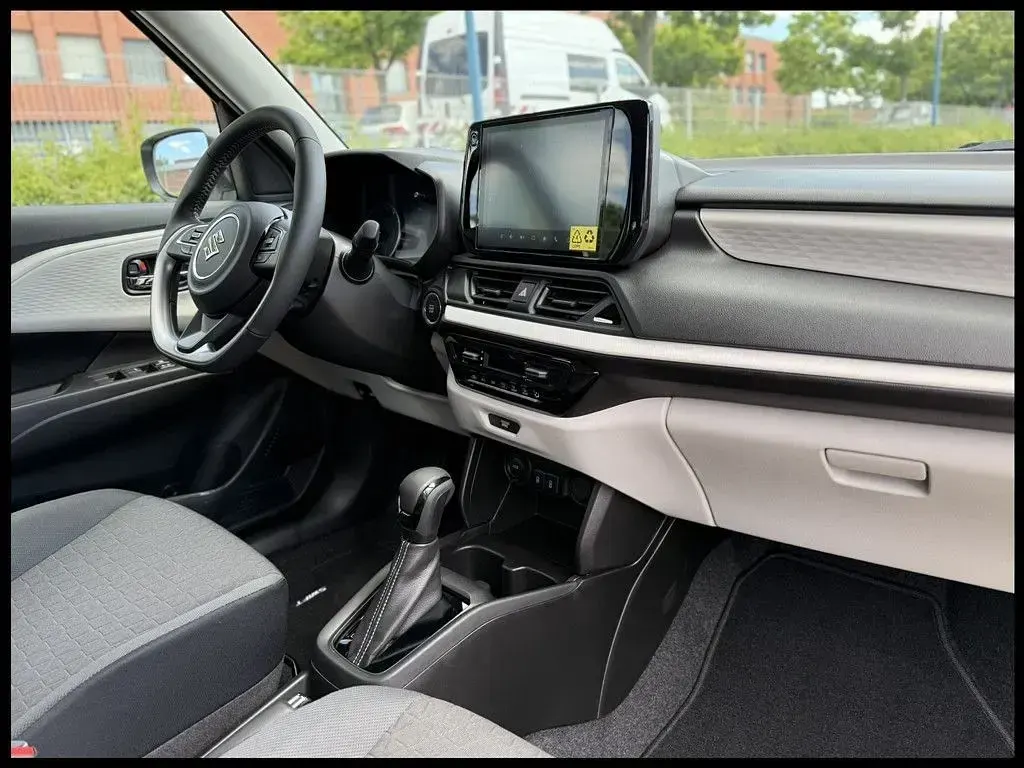 Neu Suzuki Swift Comfort 83 PS (61 kW) 2025 Weiß Kleinwagen