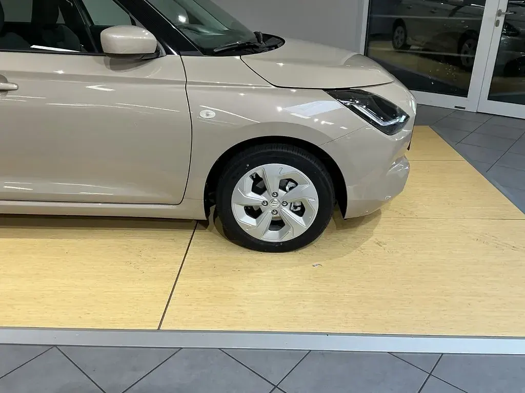 Neu Suzuki Swift Comfort 82 PS (60 kW) 2026 Beige Kleinwagen