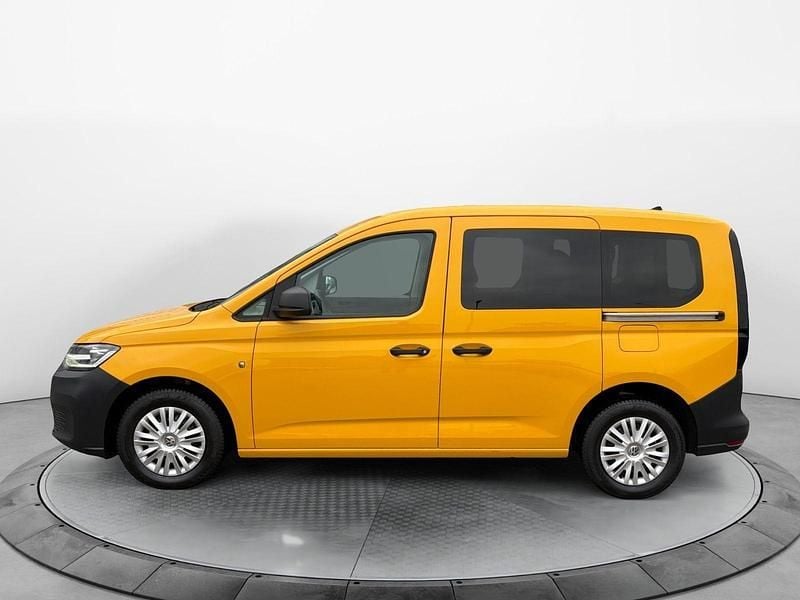 Second-hand VW Caddy Basis 103 CP (75 kW) 2021 Galben Monovolum
