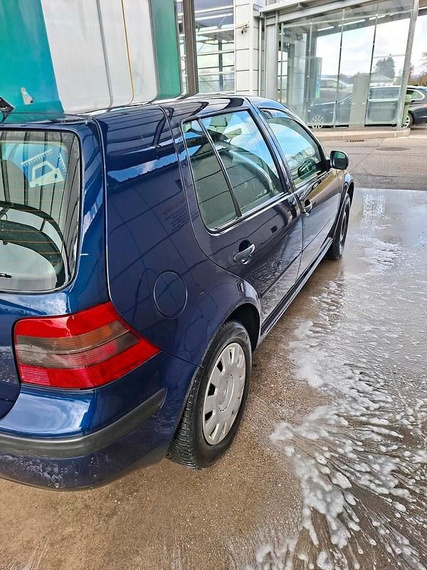 Gebraucht VW Golf IV Basis 75 PS (55 kW) 2001 Blau Kleinwagen