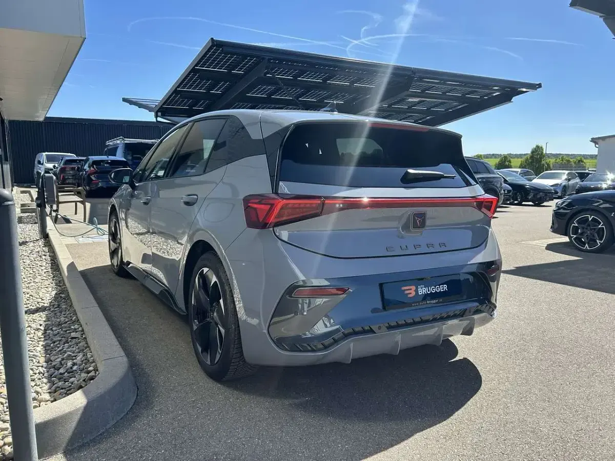Neu Cupra Born 169 kW (231 PS) 2026 Vapor grey metallic Kleinwagen