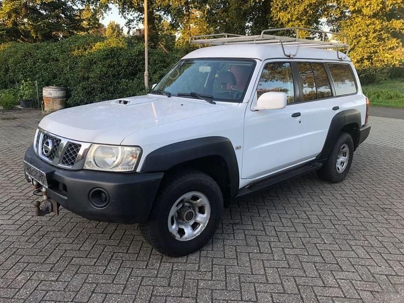 Weiß Gebraucht 2008 Nissan Patrol SUV | 13.500 € - Bild 1/4