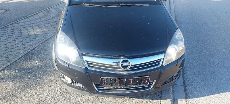Gebraucht Opel Astra 150 PS (110 kW) 2008 Schwarz Kombi