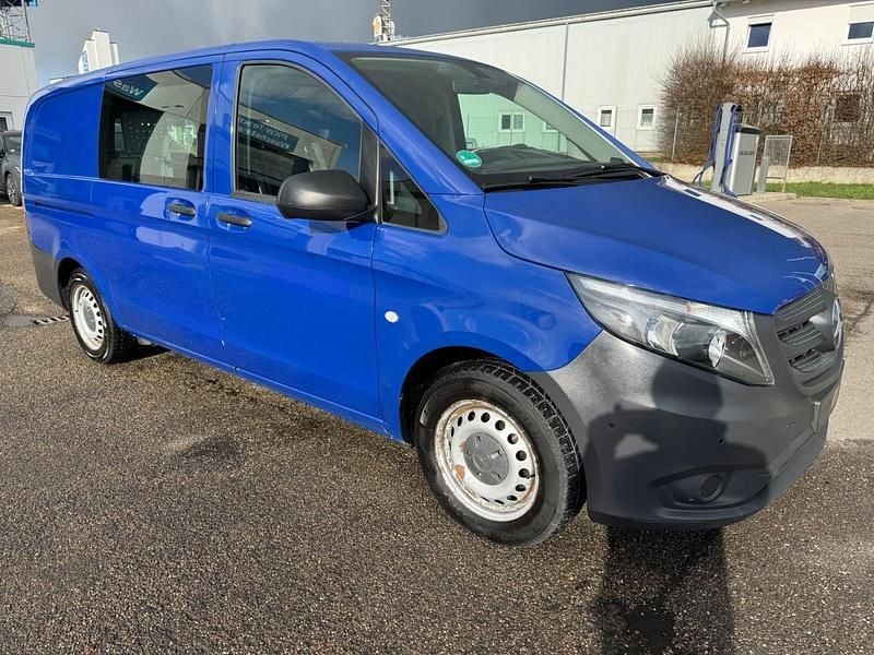 Gebraucht Mercedes Vito 163 PS (119 kW) 2017 Blau Van