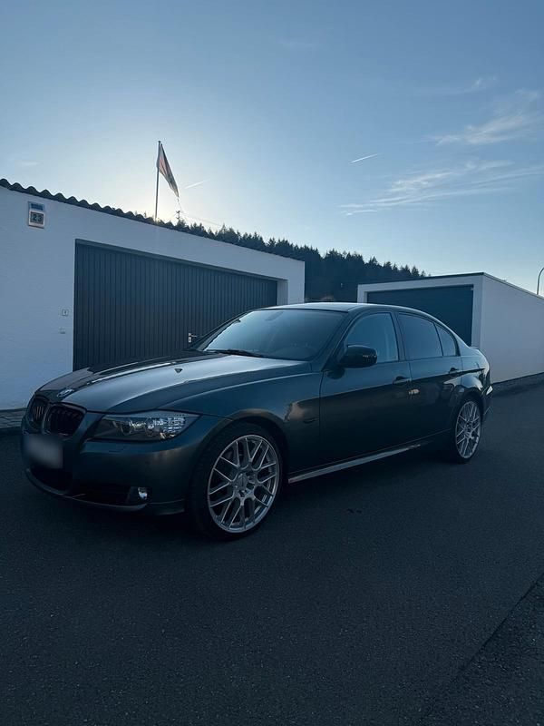 Gebraucht BMW 320 170 PS (125 kW) 2011 Limousine