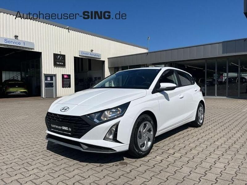 Atlas white / sol Neu 2025 Hyundai i20 Select Limousine | 16.790 € (Guter Preis) - Bild 1/4