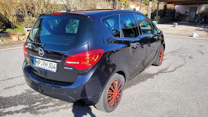 Gebraucht Opel Meriva Edition 120 PS (88 kW) 2011 Van / Kleinbus