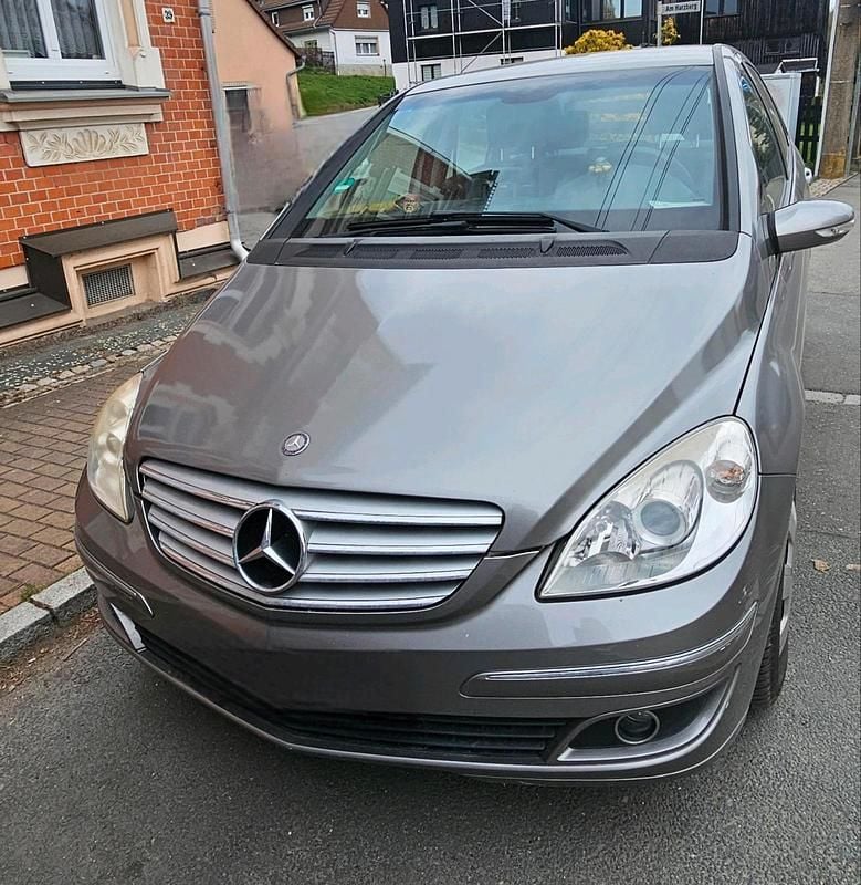 Gebraucht Mercedes B150 95 PS (69 kW) 2008 Beige Van / Kleinbus