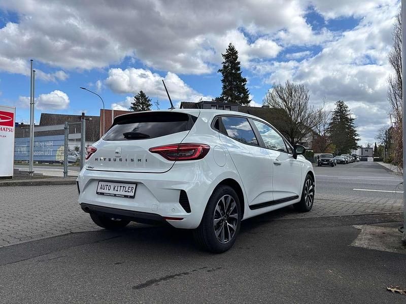 Neu Mitsubishi Colt Plus 91 PS (66 kW) 2025 Antarktisweiss Kleinwagen