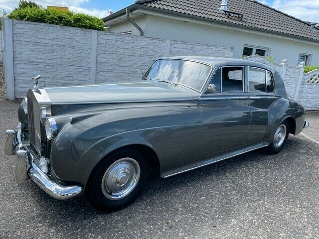 Grau Gebraucht 1960 Rolls Royce Silver Cloud Limousine | 52.900 € - Bild 1/4