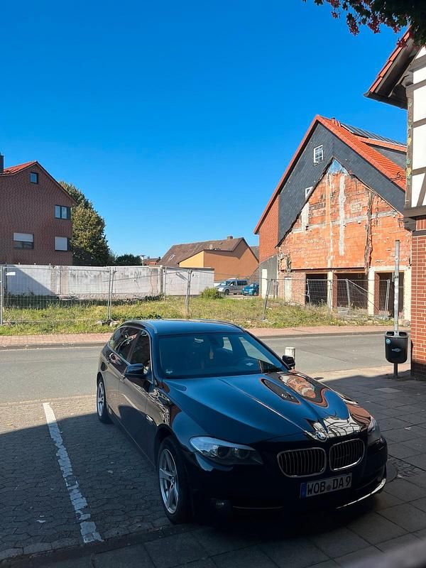 Schwarz Gebraucht 2011 BMW 530 M Sport Kombi | 7.100 € (Superpreis) - Bild 1/4