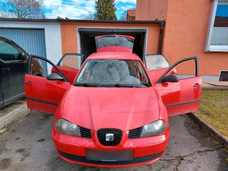 Second-hand Seat Ibiza 75 CP (55 kW) 2003 Roșu Hatchback