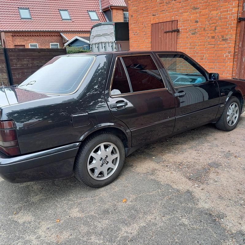 Gebraucht Lancia Thema 115 PS (84 kW) 1994 Schwarz Limousine