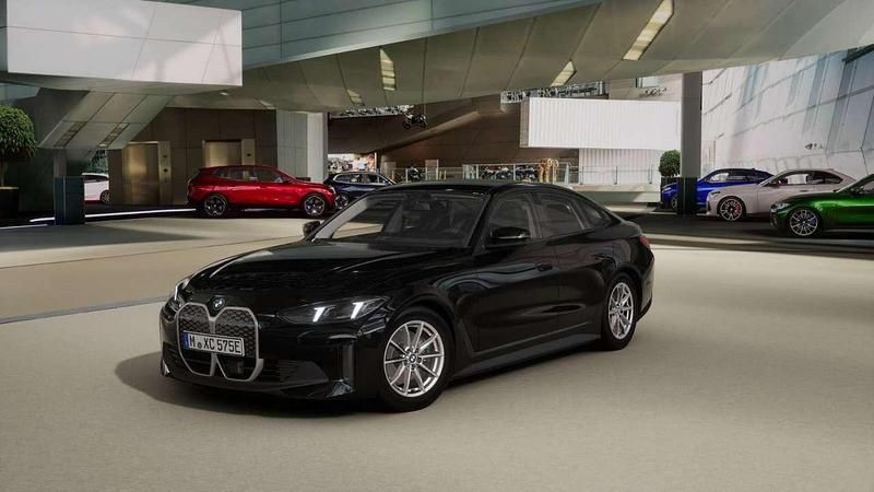 Neu BMW i4 Performance 250 kW (340 PS) 2026 Schwarz uni Limousine