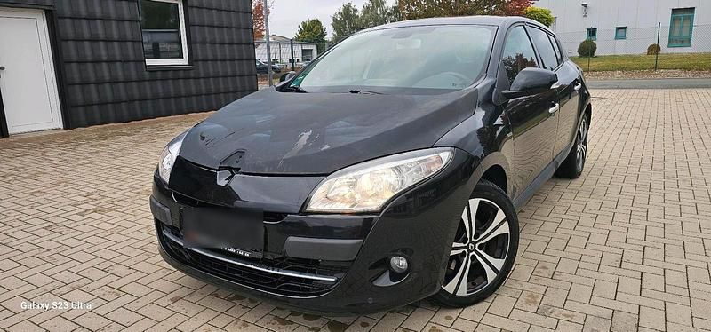 Schwarz Gebraucht 2012 Renault Mégane III Bose Edition Limousine | 2.500 € (Superpreis) - Bild 1/4