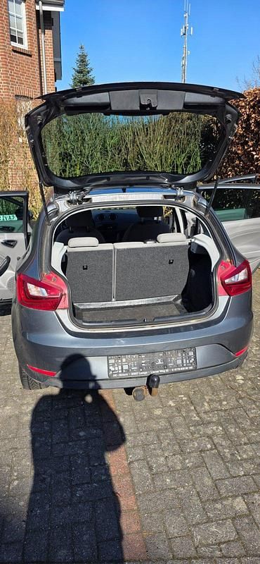 Gebraucht Seat Ibiza 77 PS (56 kW) 2012 Grau Kleinwagen