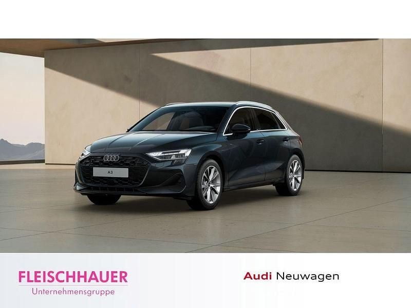 Manhattangrau metallic Neu 2025 Audi A3 Sportback Business Limousine | 30.990 € (Superpreis) - Bild 1/4