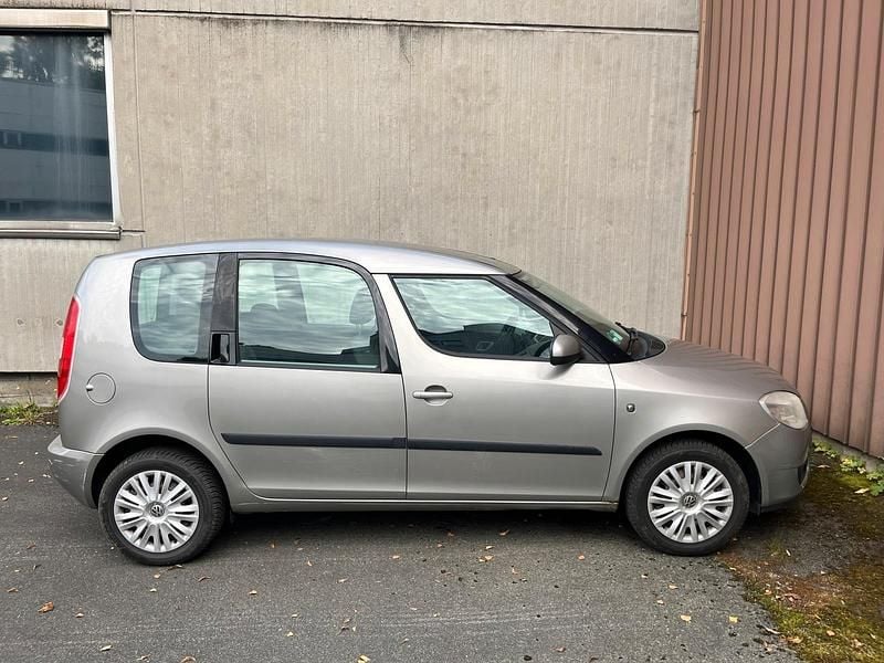 Grau Gebraucht 2005 Skoda Roomster Kombi | 999 € (Superpreis) - Bild 1/4