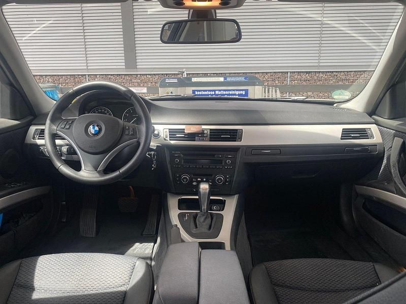 Gebraucht BMW 320 170 PS (125 kW) 2010 Limousine