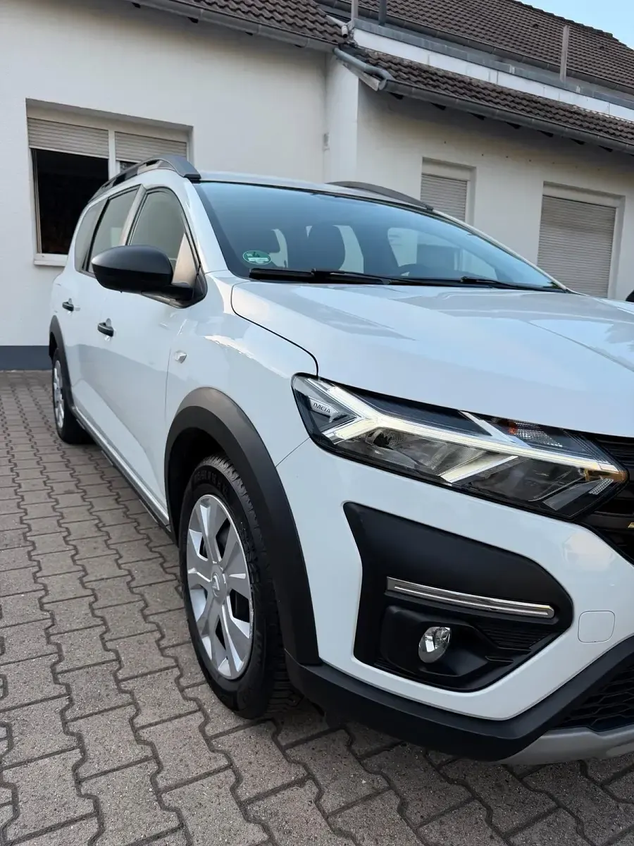 Gebraucht Dacia Jogger 101 PS (74 kW) 2022 Weiß Van / Kleinbus