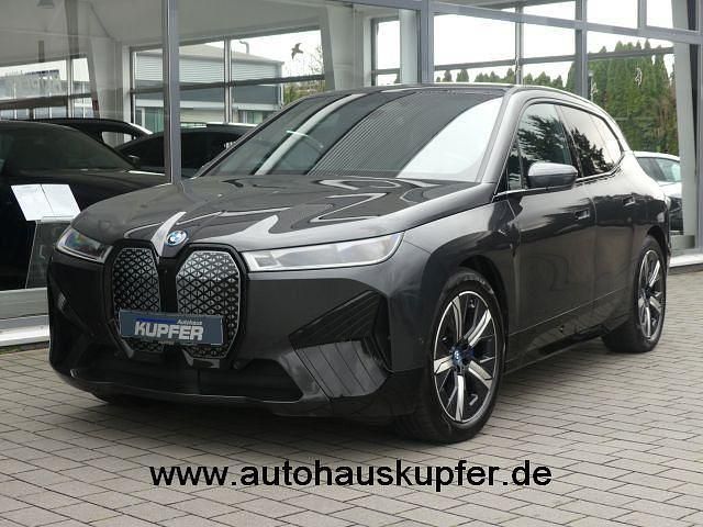 Grau Gebraucht 2024 BMW iX Performance SUV | 63.900 € (Guter Preis) - Bild 1/4