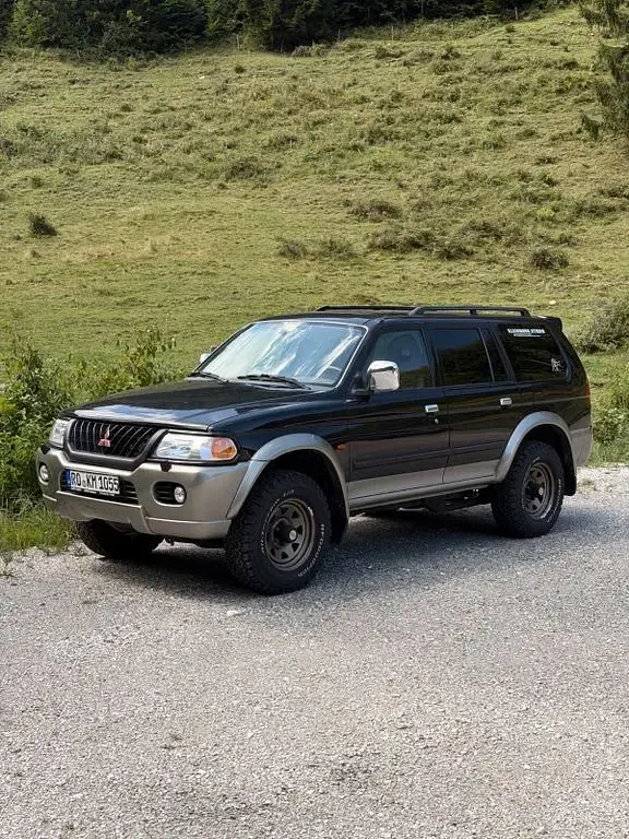 Gebraucht Mitsubishi Pajero 177 PS (130 kW) 2000 Schwarz SUV