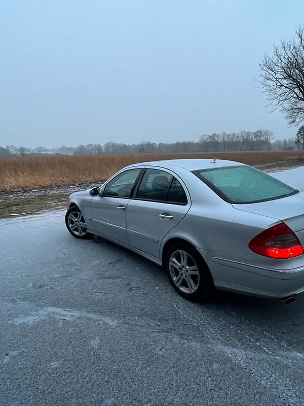 Gebraucht Mercedes E280 Sport 190 PS (139 kW) 2008 Silber Limousine