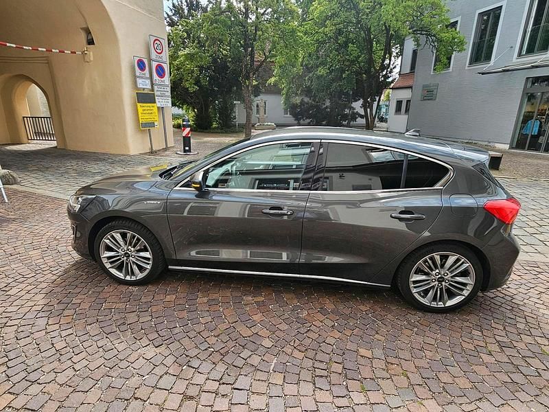 Gebraucht Ford Focus Vignale 182 PS (133 kW) 2019 Grau Limousine