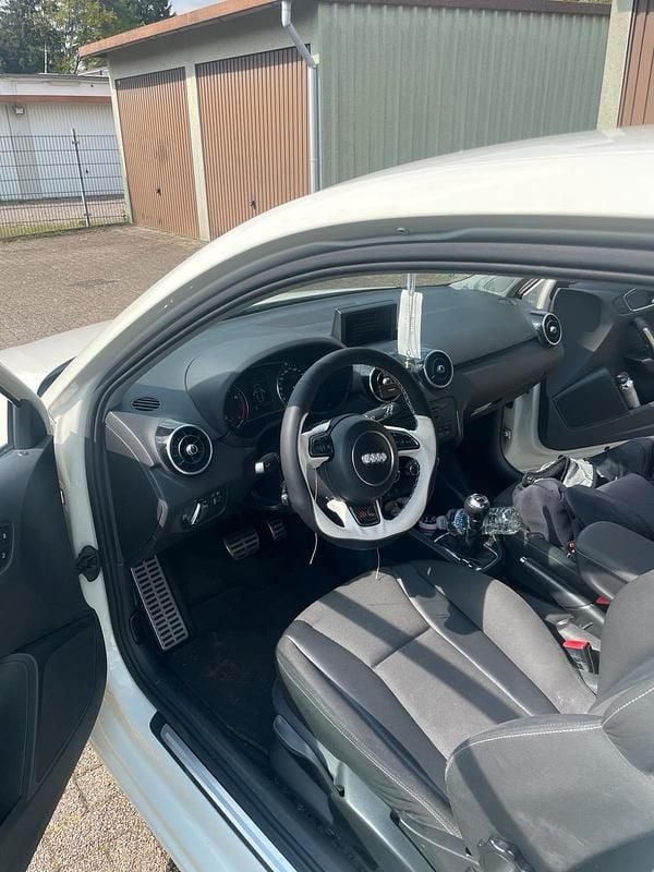 Second-hand Audi A1 140 CP (102 kW) 2011 Alb Hatchback