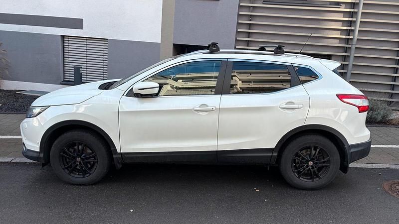 Gebraucht Nissan Qashqai Tekna 130 PS (95 kW) 2016 Weiß SUV