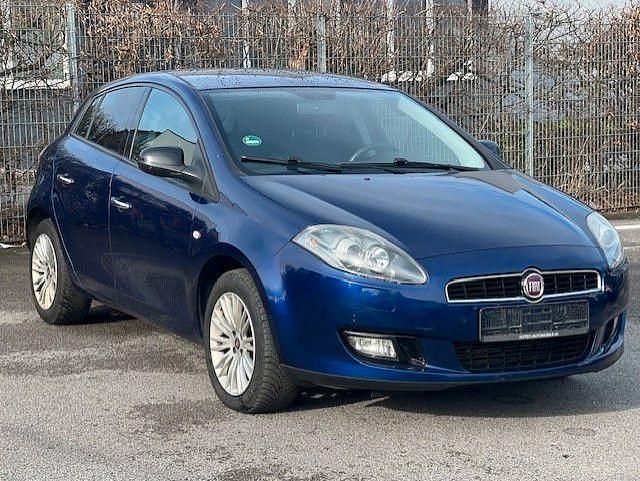 Gebraucht Fiat Bravo Lounge 120 PS (88 kW) 2013 Blau Kleinwagen