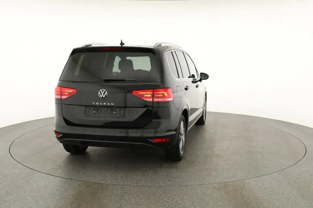 Neu VW Touran Comfortline 150 PS (110 kW) 2026 Grenadillschwarz metallic Van / Kleinbus