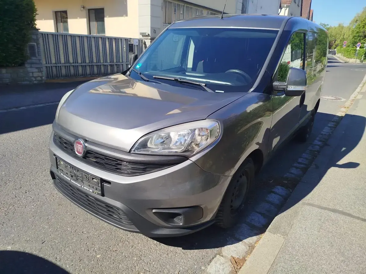 Gebraucht Fiat Doblò 90 PS (66 kW) 2016 Grau Van / Kleinbus