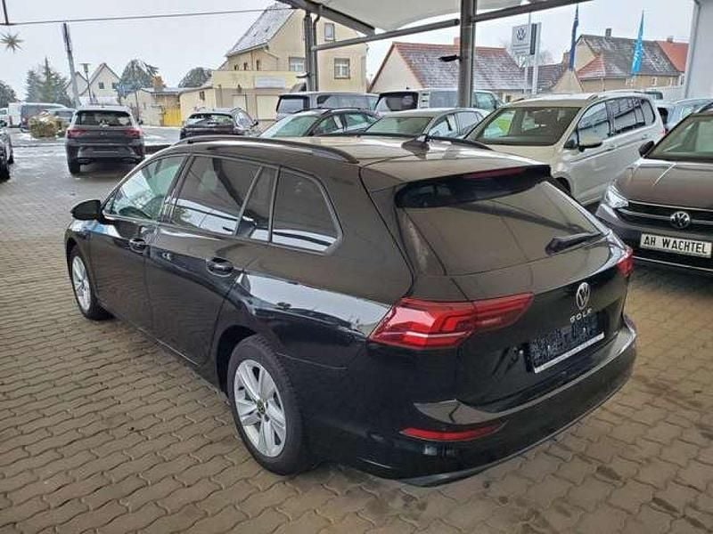 Gebraucht VW Golf VIII Life 116 PS (85 kW) 2025 Grenadillschwarzmetallic Kombi