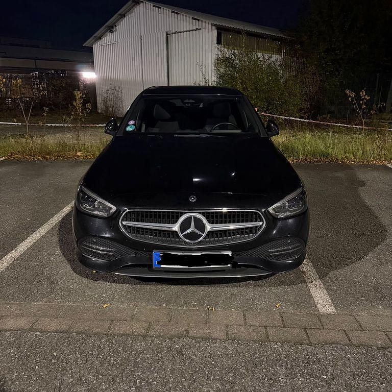 Schwarz Gebraucht 2021 Mercedes C180 Avantgarde Limousine | 28.000 € (Etwas zu teuer) - Bild 1/4