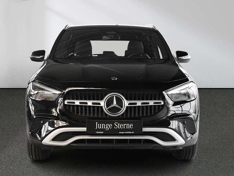 Gebraucht Mercedes GLA200 163 PS (119 kW) 2025 Unilack nachtschwarz SUV