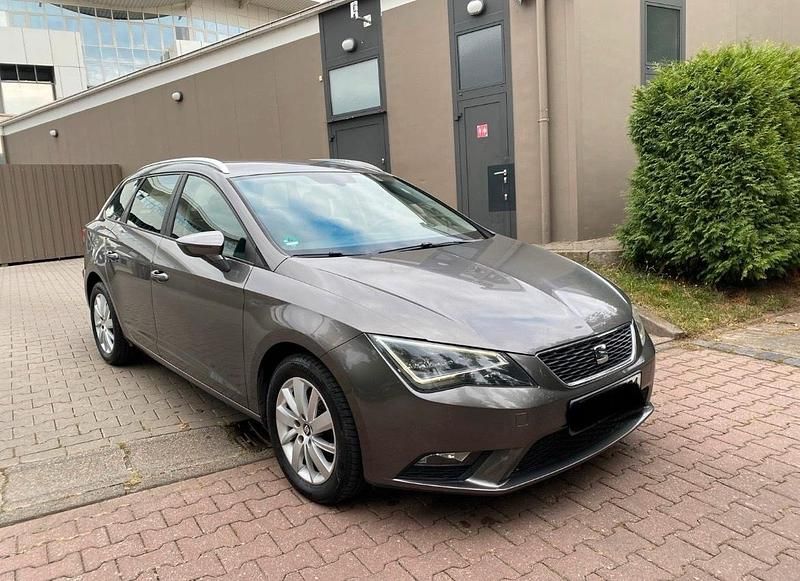 Braun Gebraucht 2014 Seat Leon ST Style Kombi | 6.790 € (Etwas zu teuer) - Bild 1/4