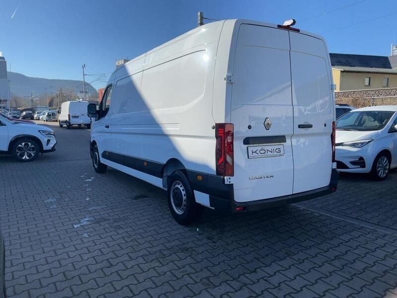 Second-hand Renault Master 150 CP (110 kW) 2025 Alb Van