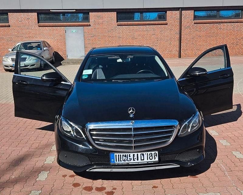 Gebraucht Mercedes E200 150 PS (110 kW) 2017 Schwarz Limousine