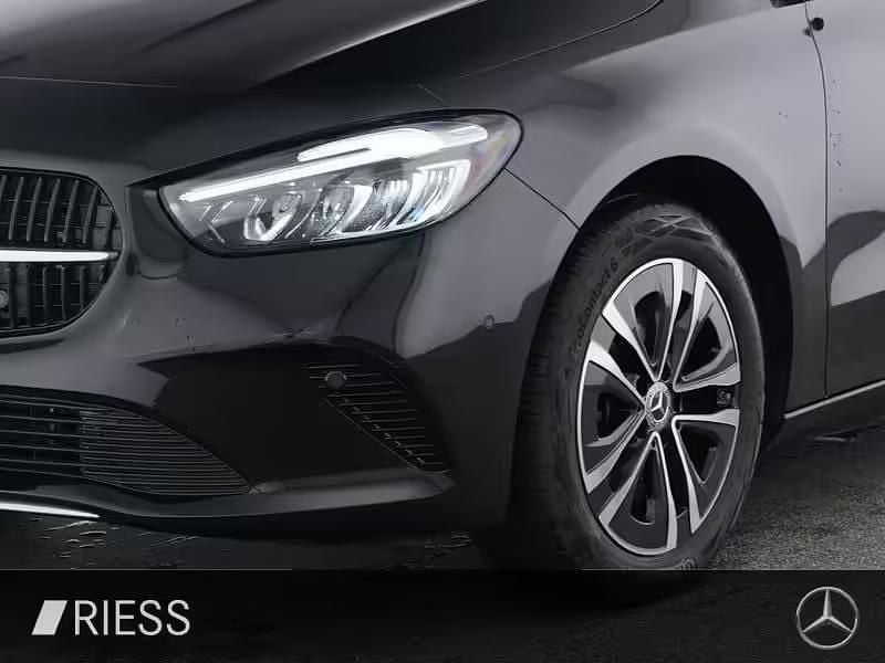 Second-hand Mercedes E250 Progressive 163 CP (119 kW) 2025 Negru Break