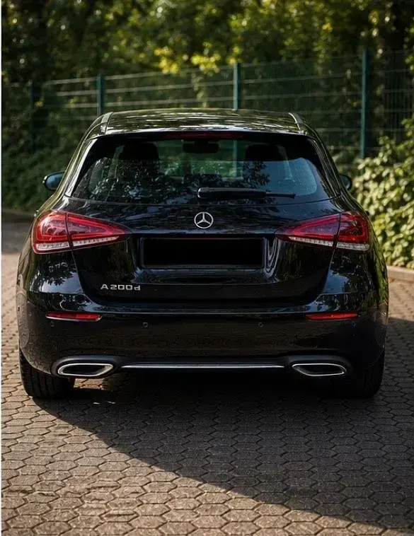 Gebraucht Mercedes A200 150 PS (110 kW) 2019 Schwarz Limousine