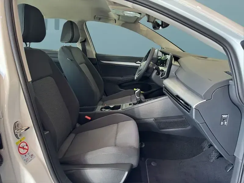 Neu VW Golf VIII 116 PS (85 kW) 2025 Weiß Kleinwagen