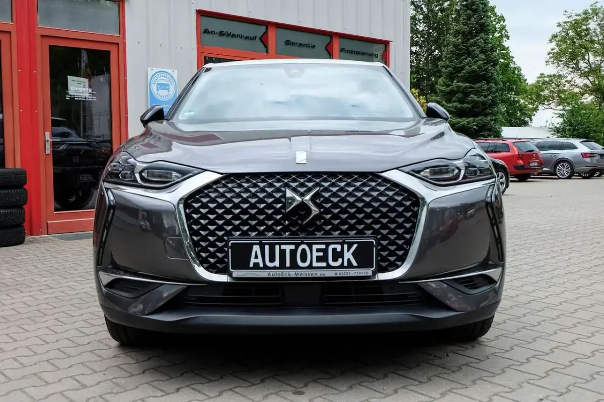 Gebraucht DS Automobiles DS3 Crossback So Chic 101 PS (74 kW) 2019 Platinumgrau SUV